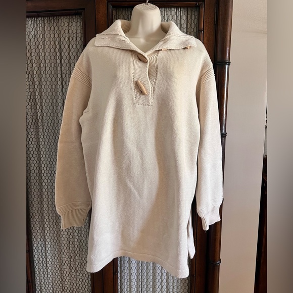 Von Saken Versatile Turtleneck Sweater - Picture 2 of 6